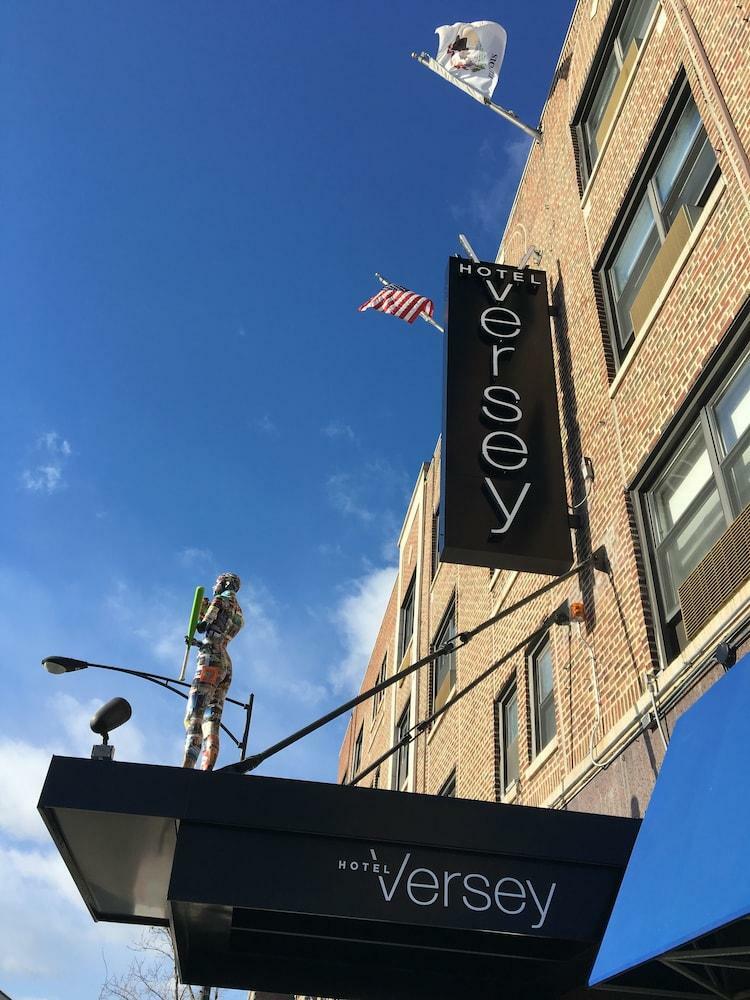 Hotel Versey Days Inn By Wyndham Chicago