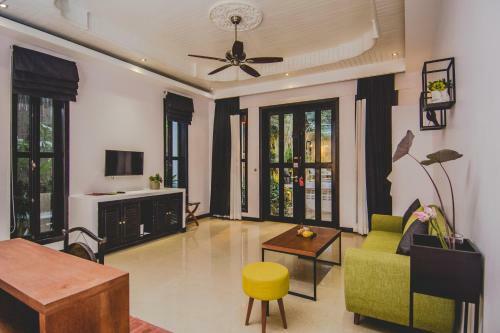 Mulberry Boutique Hotel