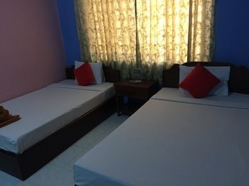 Hostal Millennium Guesthouse