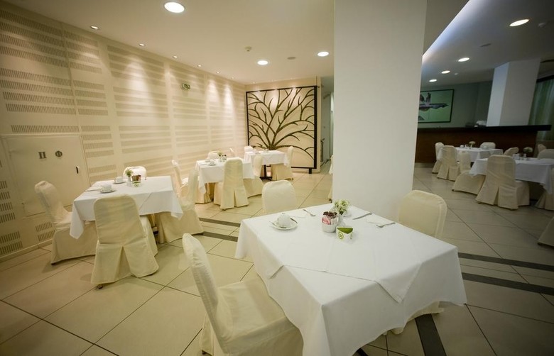 Athinais Hotel