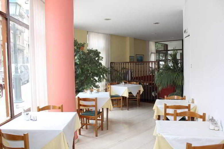 Nefeli Hotel