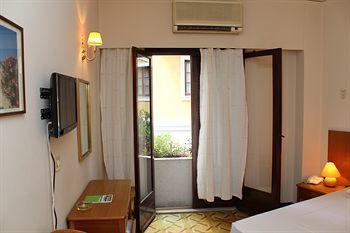 Nefeli Hotel