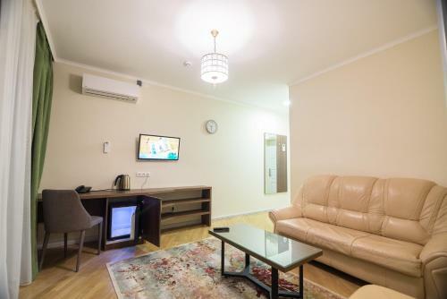 Hotel Pivdenniy