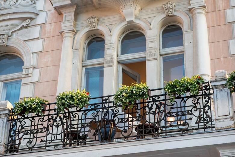 George Hotel