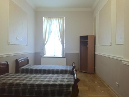 Deluxe Hostel Under The Roof