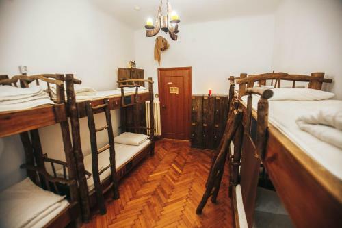 Ghostel - Medieval Hostel