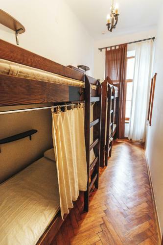 Ghostel - Medieval Hostel