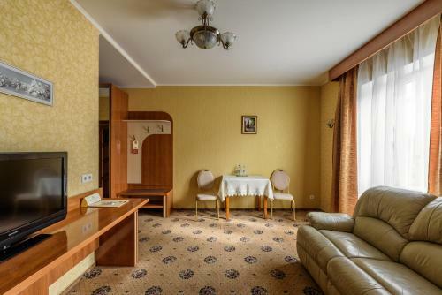 Status Hotel