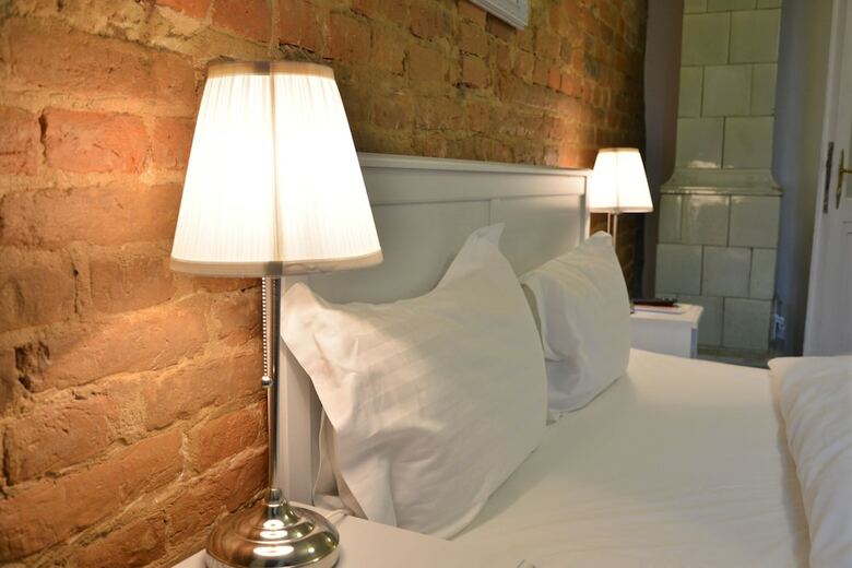 Hotel On The Square Guesthouse