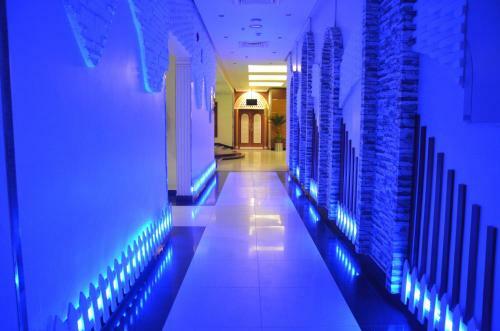 Meral Crown Hotel