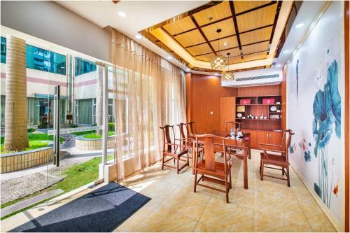 Yanling Hotel