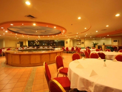 Twin Plaza Hotel