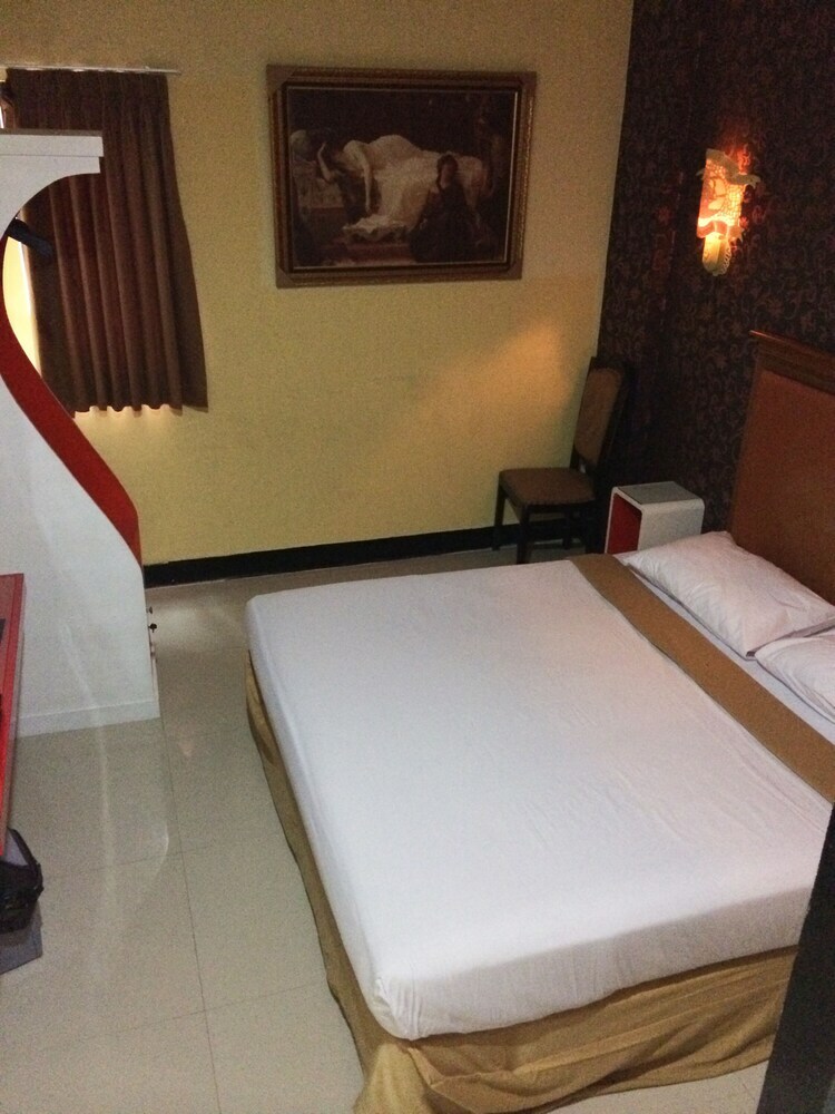 Hollywood Hotel