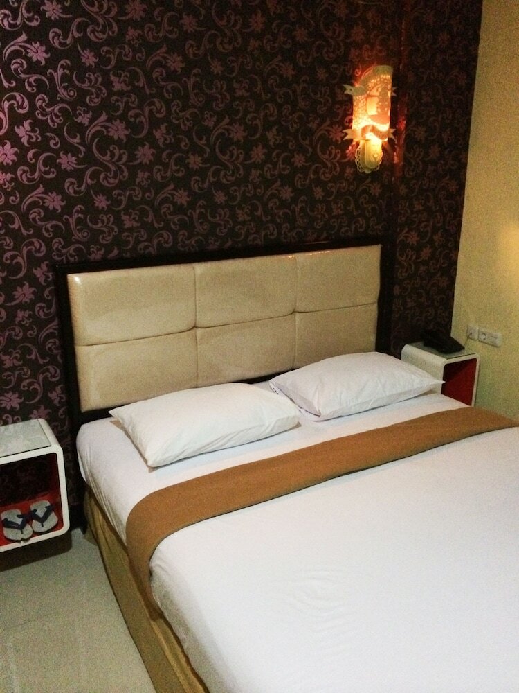 Hollywood Hotel