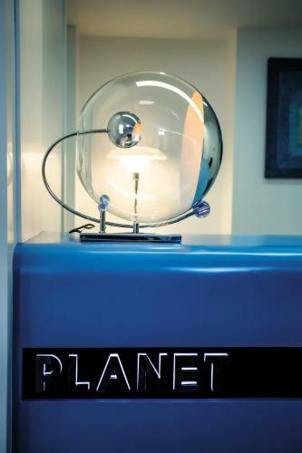 Guangzhou Planet Hotel