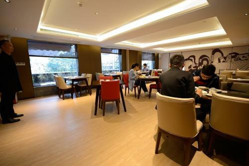Guangzhou Xuelong Hotel