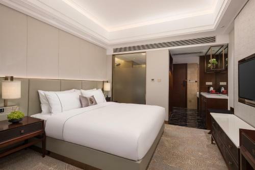 Lucky Holiday Hotel