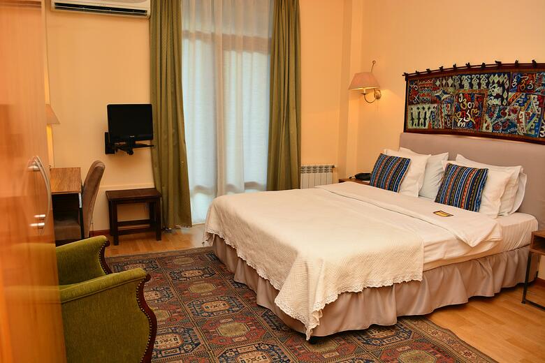 Betsy's Hotel