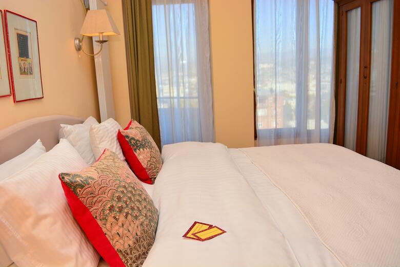 Betsy's Hotel