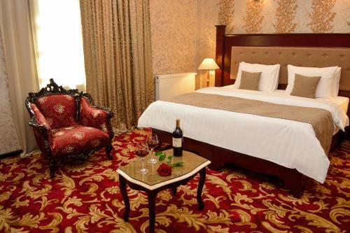River Side Hotel