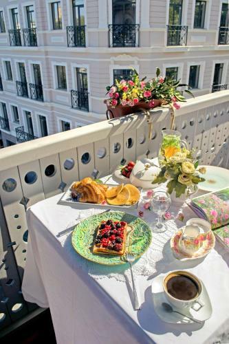 River Side Hotel