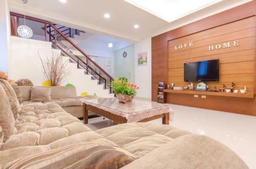 Bed & Breakfast Happy House Homestay