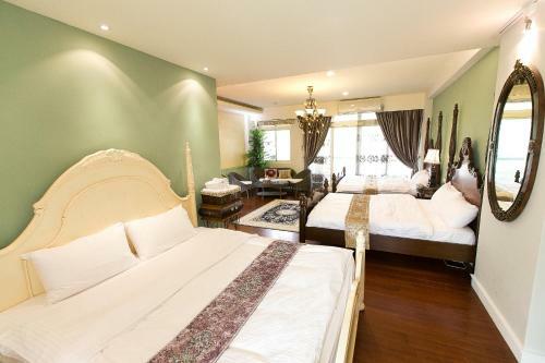 Phanes B&B - B Building