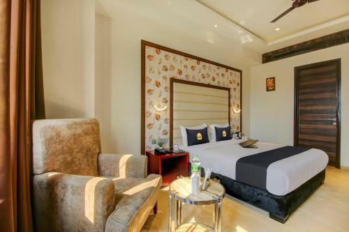 Vaccinated Staff - Townhouse Oak Hotel C Pearls