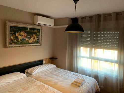 Apartamentos Suites Torr En Caja M�gica - Madrid
