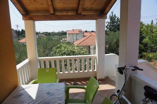 Upstairs 2 Bedroom Apartment On Cinta Beach