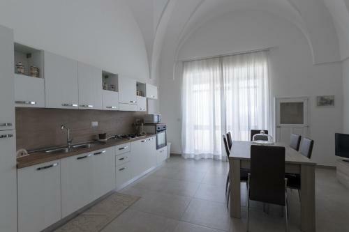 Drooms.