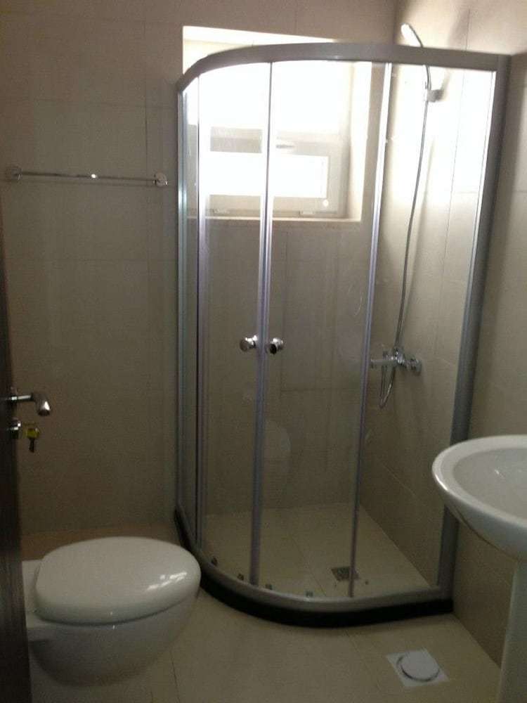 Lijam Apartments