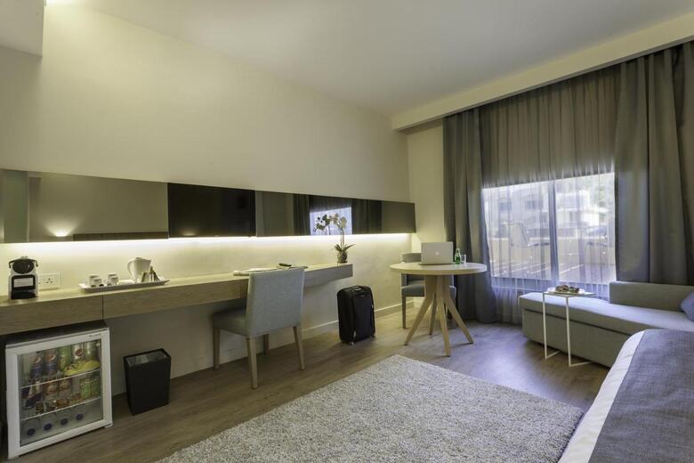 Alqasr Metropole Hotel