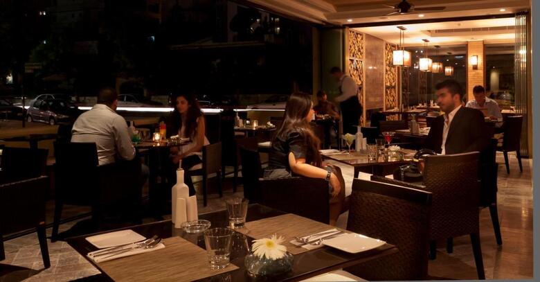 Alqasr Metropole Hotel