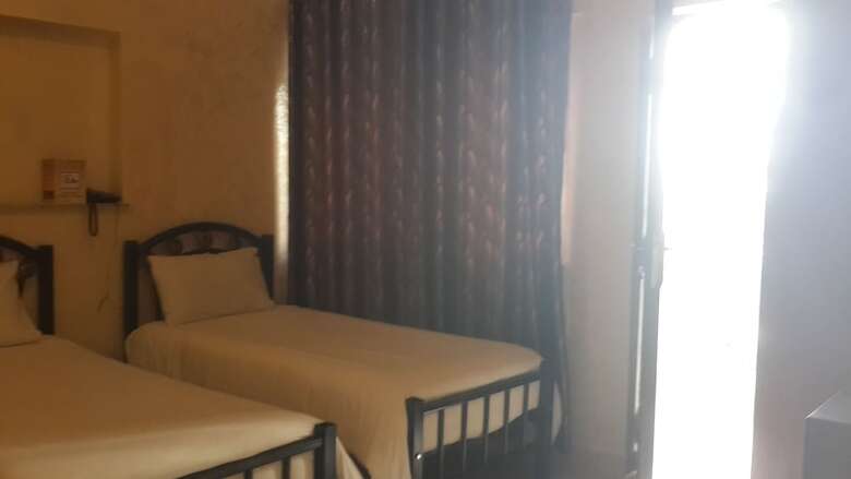 Caravan Hotel