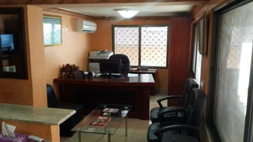 Al Reem Hotel Apartments
