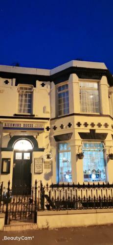 Hostal Richmond House
