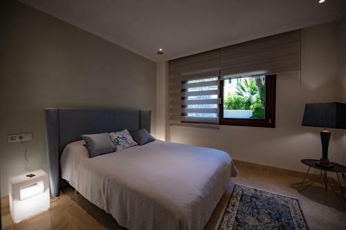 Luxury Apartment At Lomas Del Rey, Puente Romano