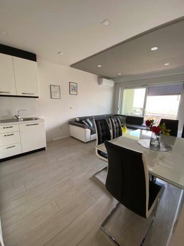 Modern Apartments With Garage
