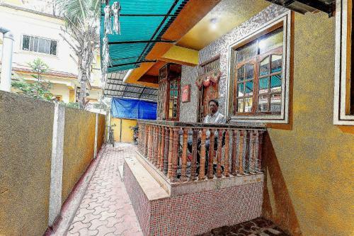 Hostal Oyo Capital O 11357 Hotel Benz International