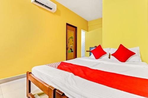 Hostal Oyo Capital O 11357 Hotel Benz International