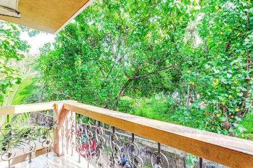 Hostal Oyo Capital O 11357 Hotel Benz International