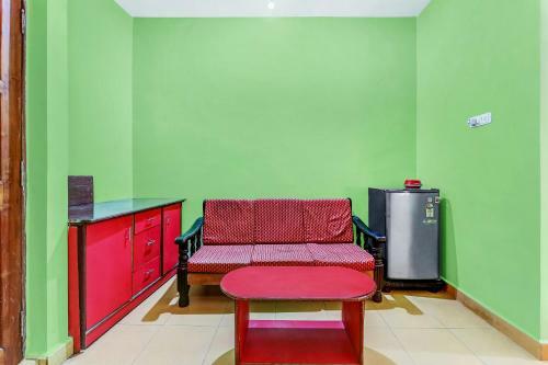 Hostal Oyo Capital O 11357 Hotel Benz International