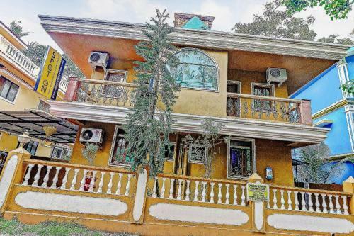 Hostal Oyo Capital O 11357 Hotel Benz International