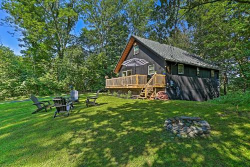 Modern East Stroudsburg Home With Gas Grill!