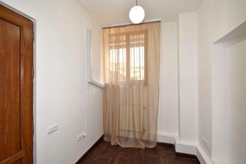Hostel Asma In Small Center
