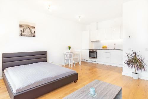Modern Studio Apartment In The Best Location!