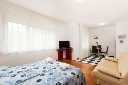 Blue Pearl Apartment