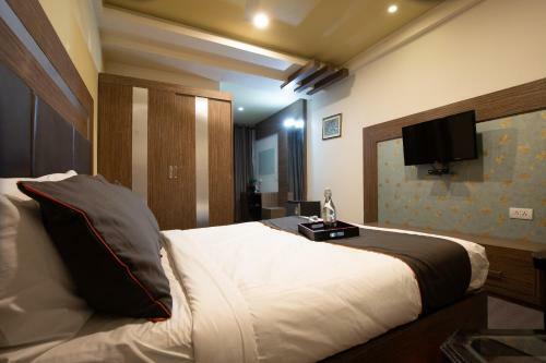 Hotel Collection O 81605 City Apartments