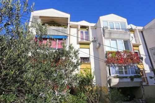 Apartments With A Parking Space Makarska - 18498
